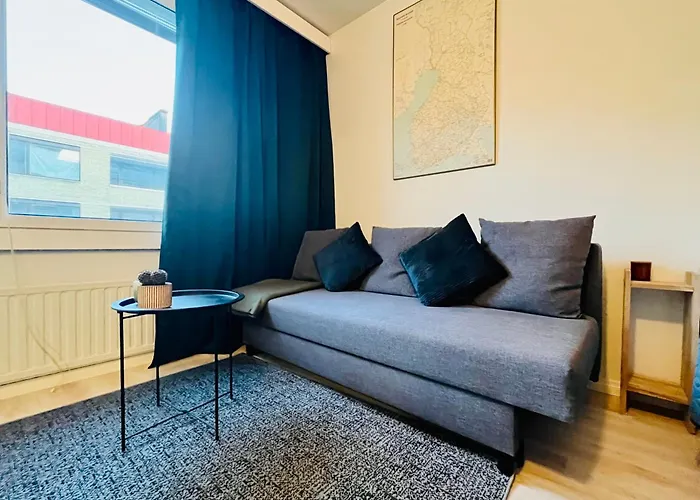Modern Apartment Urban Tranquil, Great Location And Transport Connections